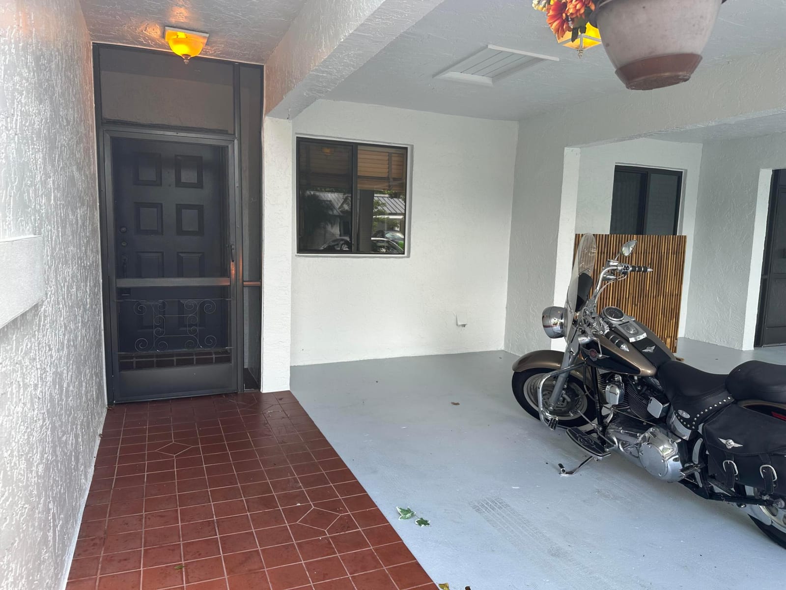 305 Lakeside Court, Sunrise, FL 33326 photo 4