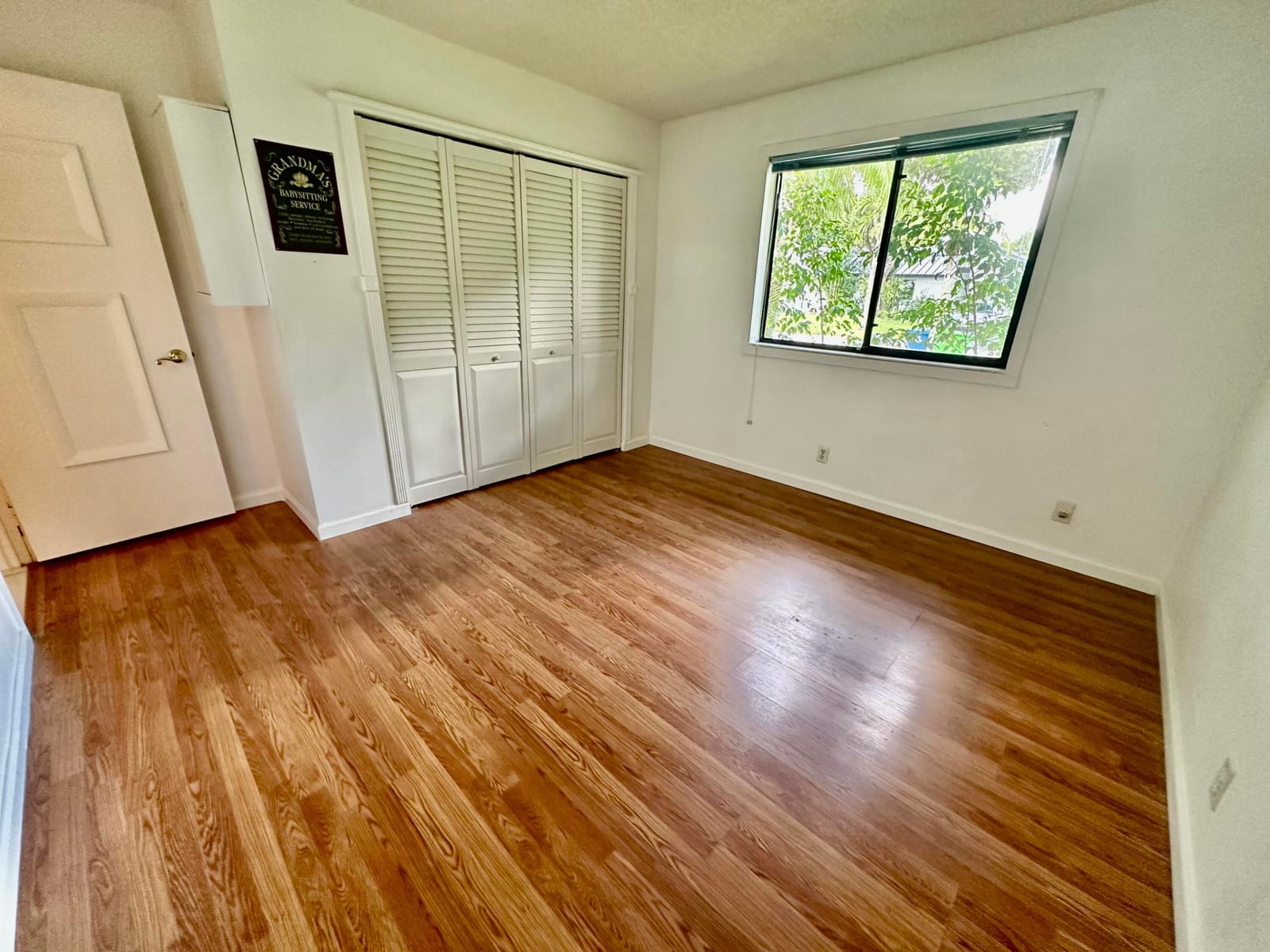 305 Lakeside Court, Sunrise, FL 33326 photo 8
