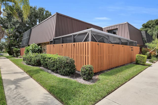 5857 SE Windsong Lane 806, Stuart, FL 34997