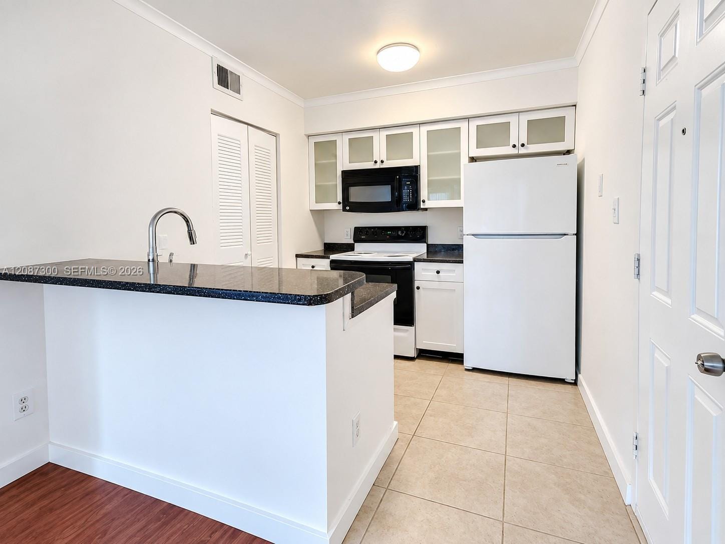 550 S Park Road 25-8, Hollywood, FL 33021 photo 3