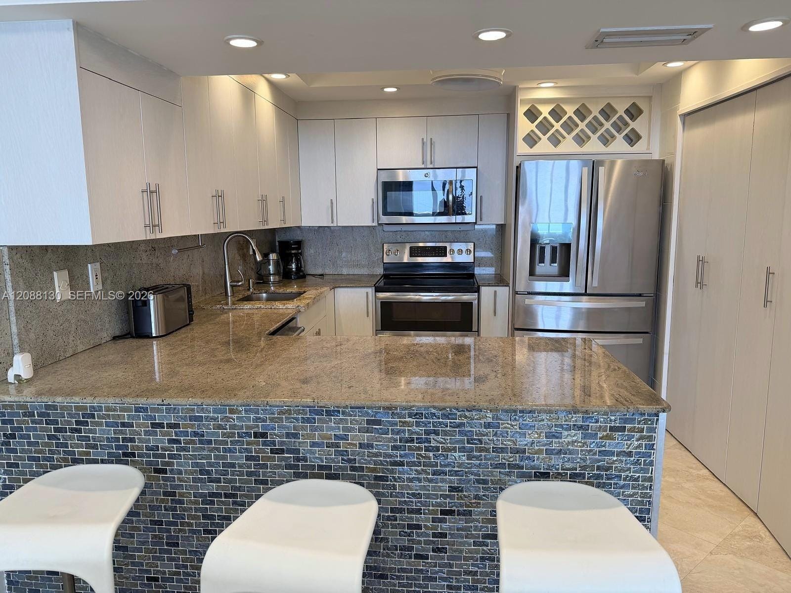 3725 S Ocean Drive 1402 — photo 6