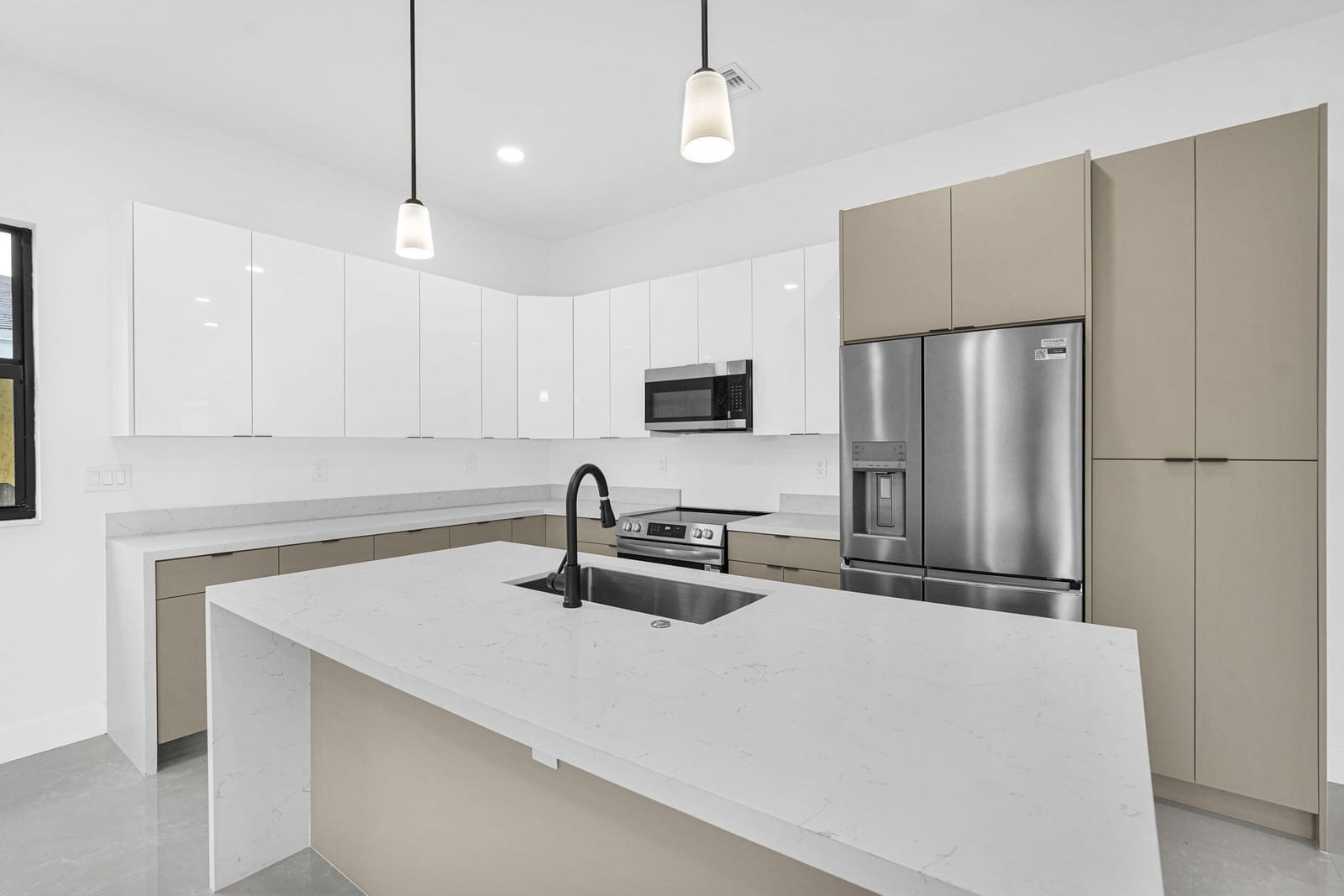 2540 NW 14TH Court, Fort Lauderdale, FL 33311 photo 12