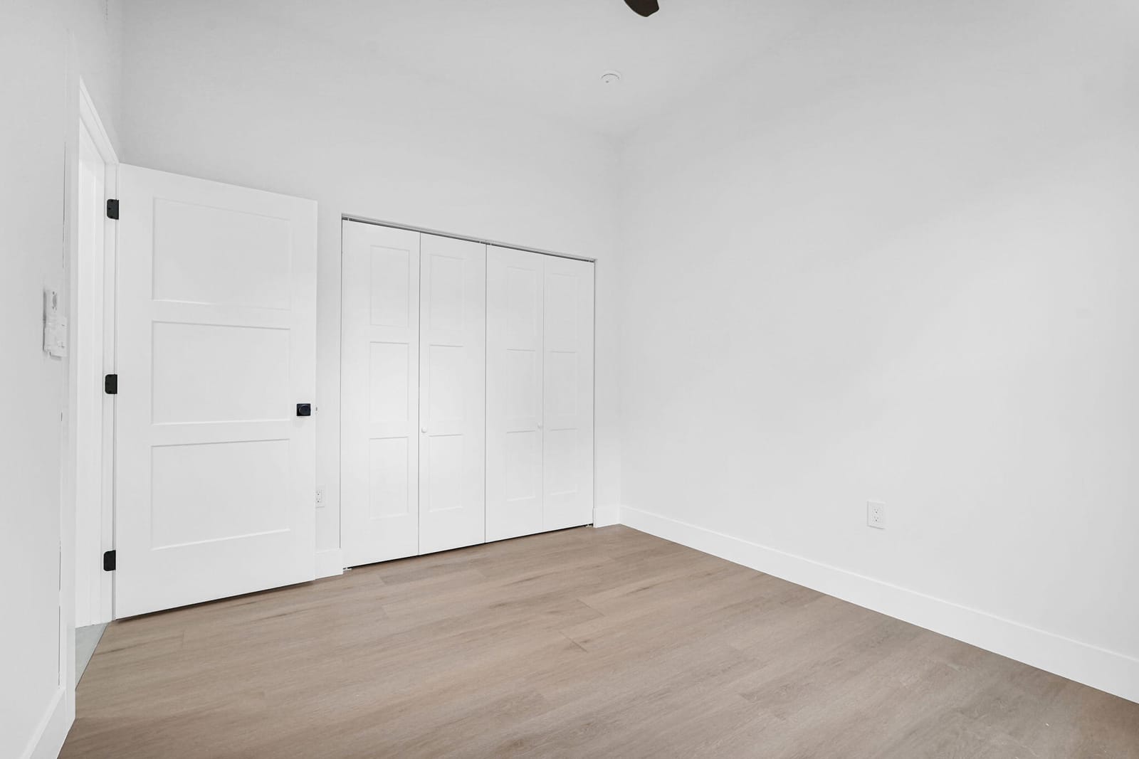 2540 NW 14TH Court, Fort Lauderdale, FL 33311 photo 27