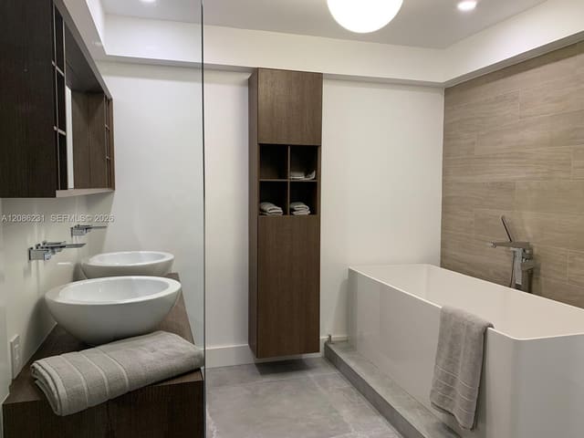 210 Sea View Drive 506, Key Biscayne, FL 33149