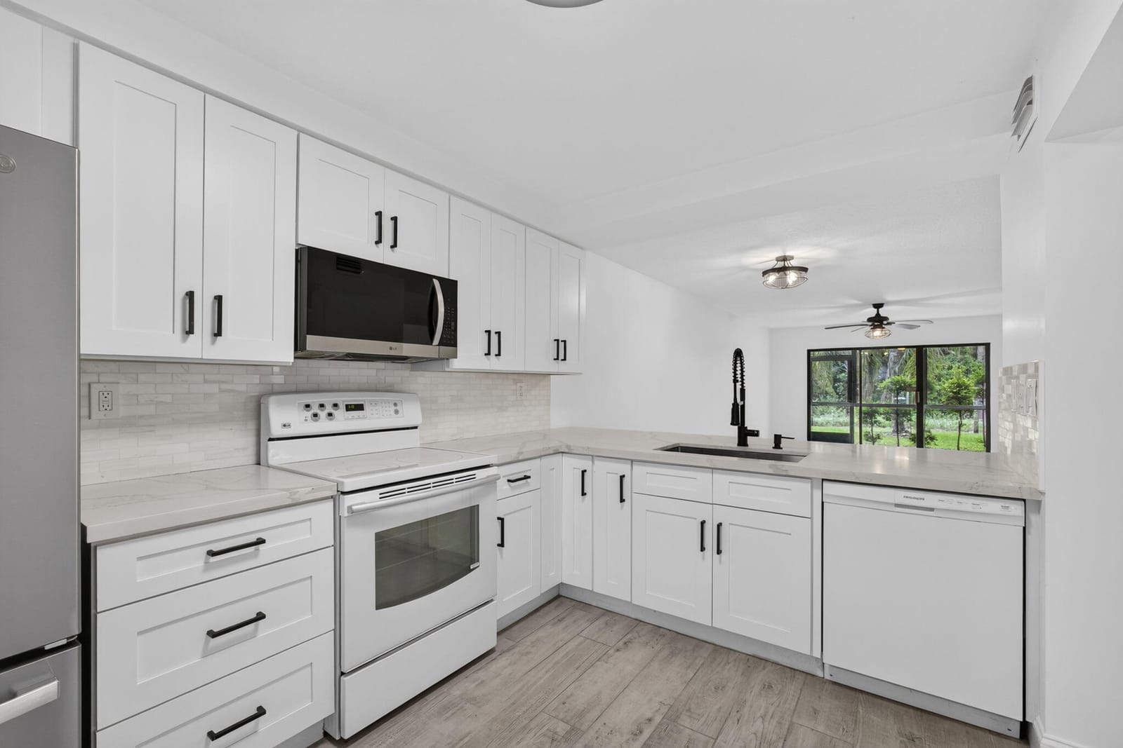 1701 Sabal Ridge Circle D, Palm Beach Gardens, FL 33418 photo 12