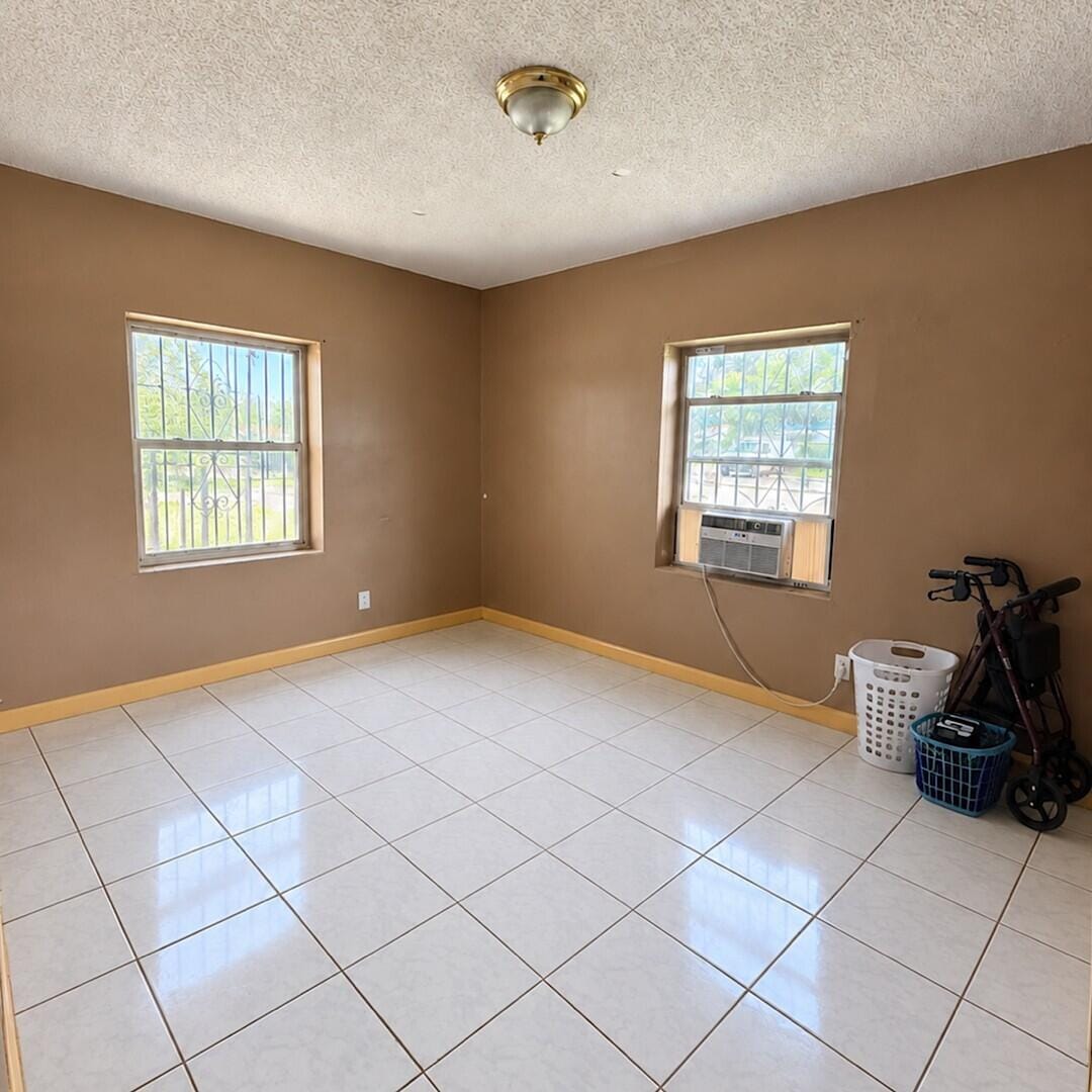 915 RUTLAND Street, Opa-Locka, FL 33054 photo 15
