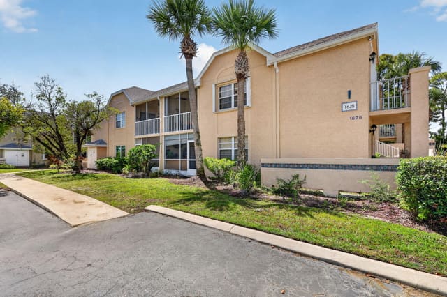 1628 SE Green Acres Circle, Port St. Lucie, FL 34952