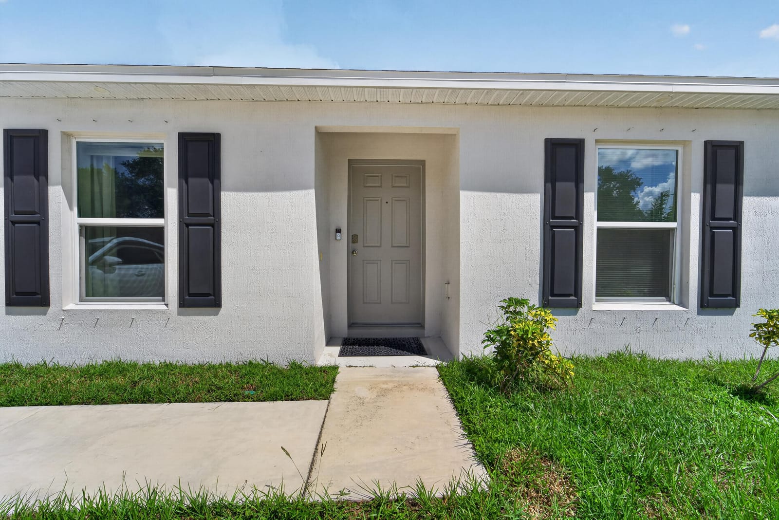 1051 SW BECKER Road — photo 3