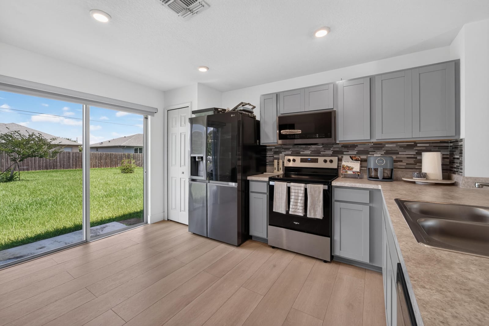 1051 SW BECKER Road — photo 8