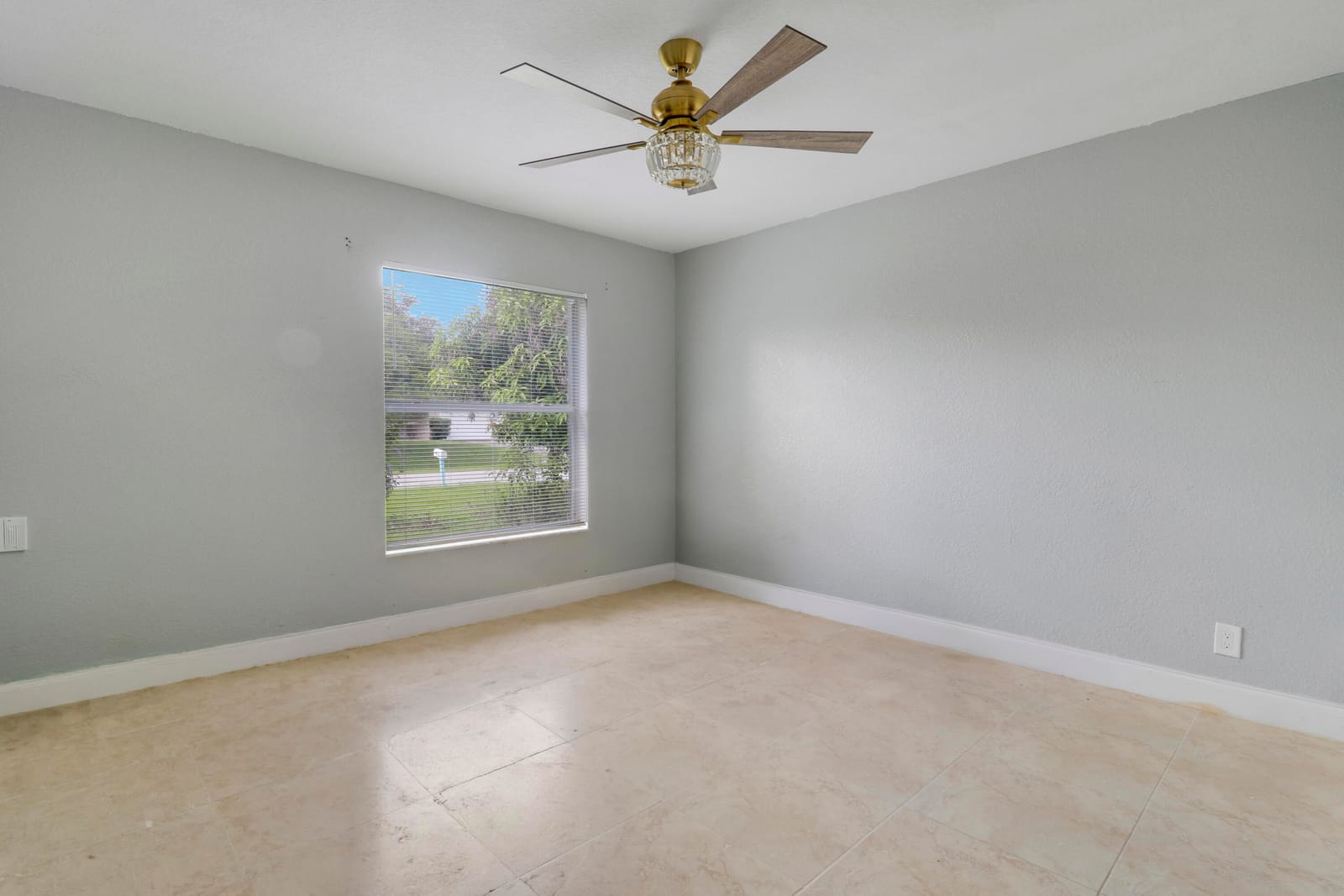 825 SE Cavern Avenue, Port St. Lucie, FL 34983 photo 14