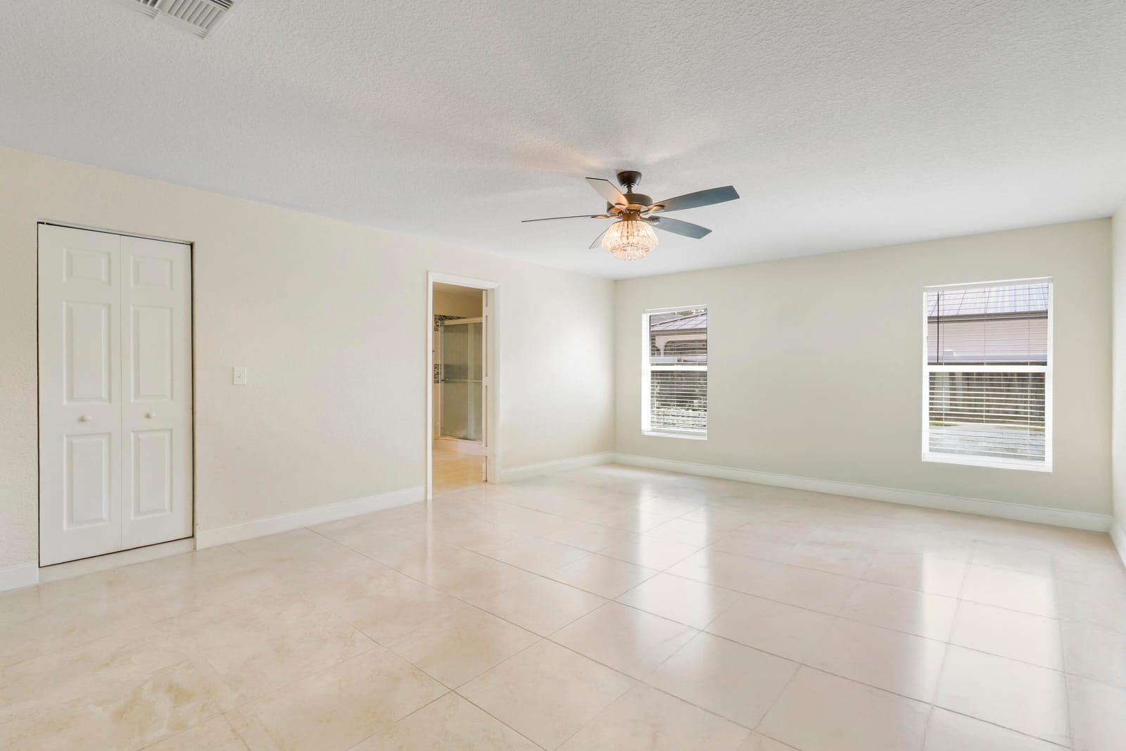 825 SE Cavern Avenue — photo 6