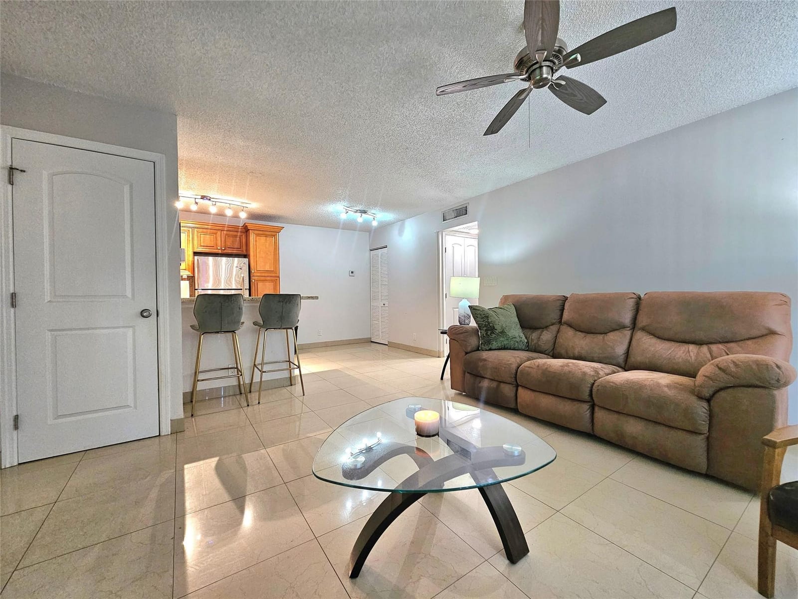 701 Lyons Road 13103 — photo 2