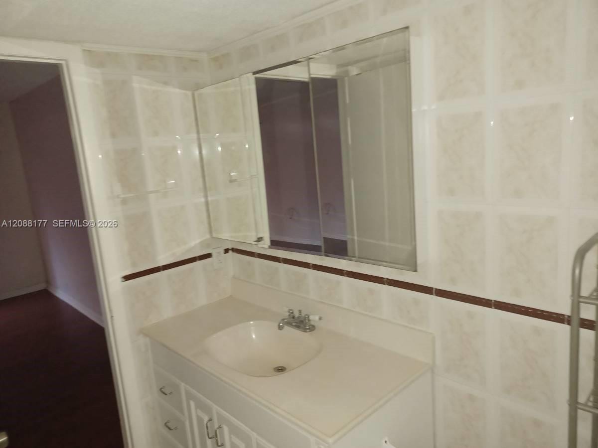 7170 Fairway Drive M2, Miami Lakes, FL 33014 photo 11