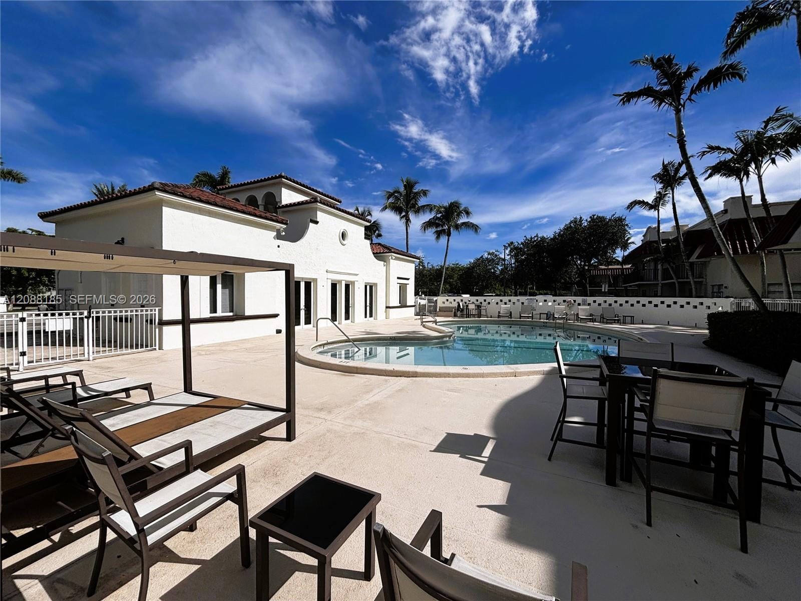 6703 N Kendall Drive 405, Pinecrest, FL 33156 photo 1