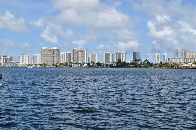 16570 NE 26th Avenue 4D, North Miami Beach, FL 33160
