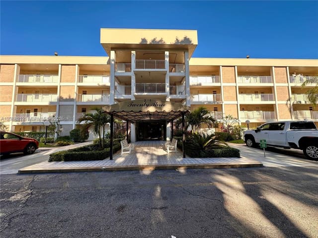 2601 S Course Drive 206, Pompano Beach, FL 33069