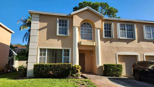 271 Live Oak Lane, Jupiter, FL 33458