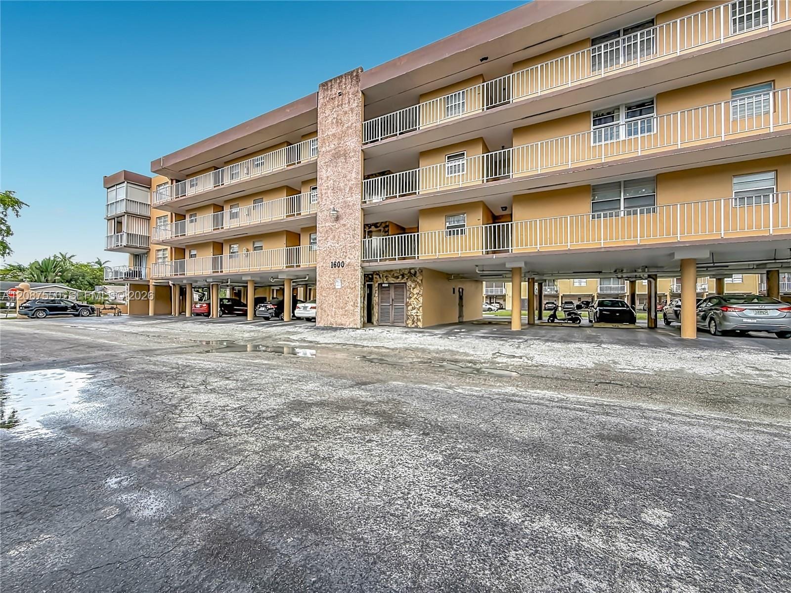 1600 Tallwood Avenue 204, Hollywood, FL 33021 photo 5