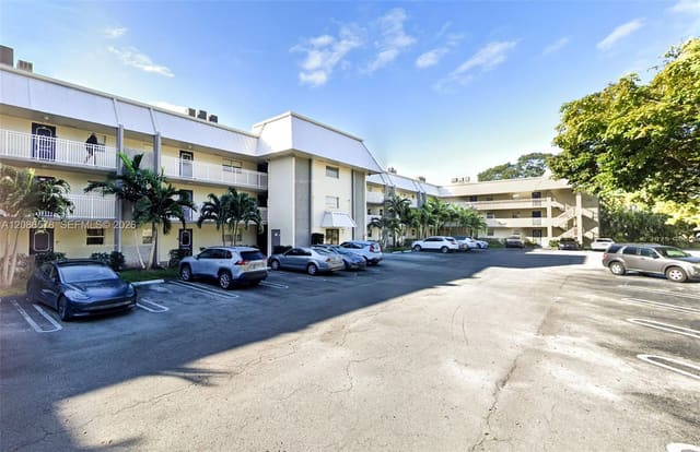 2980 Riverside Drive 227-3, Coral Springs, FL 33065