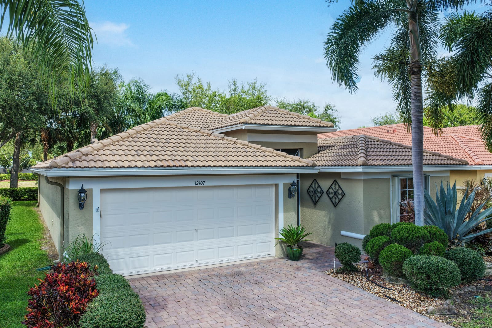 12107 ROMA Road — photo 4