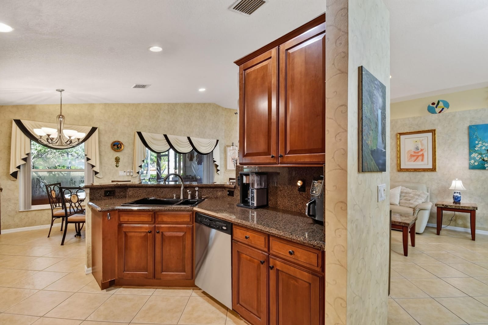12107 ROMA Road — photo 8