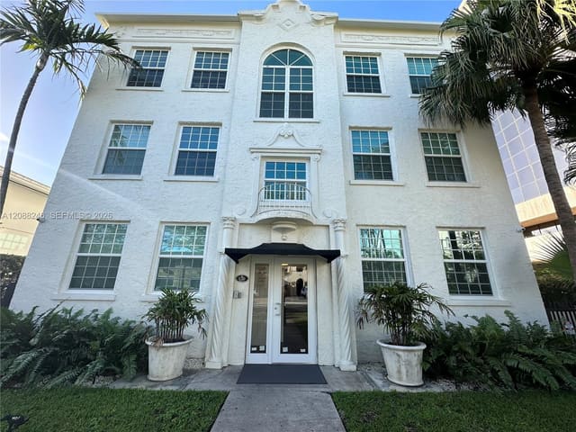 130 Antiquera Avenue 8, Miami, FL 33134
