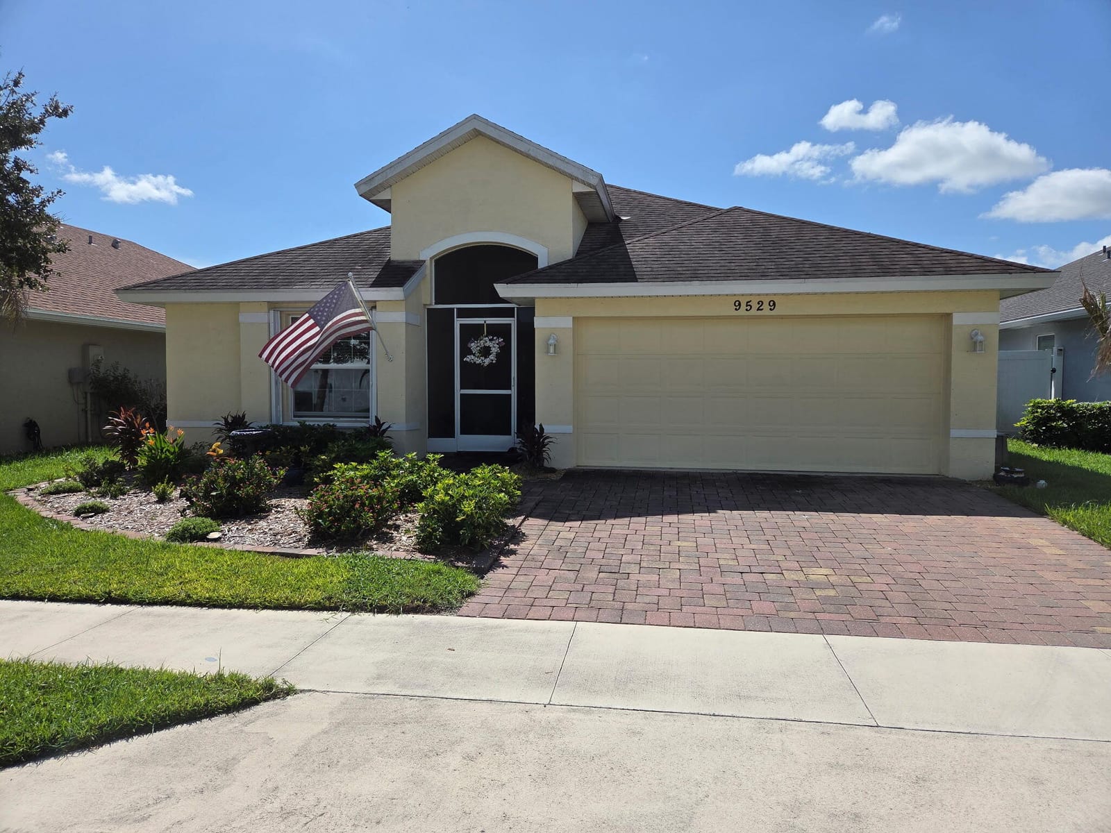 Pending home at 9529 SEA SPRAY Drive, Fort Pierce, FL 34945