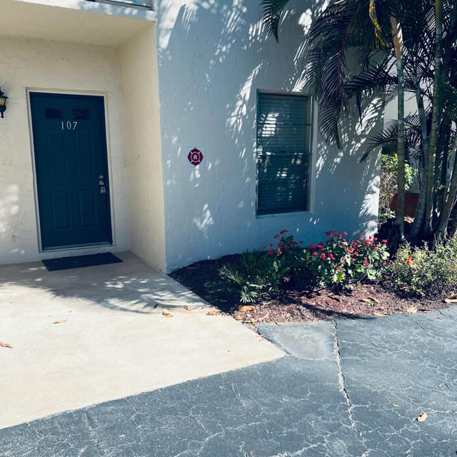 1900 S Kanner Highway, Stuart, FL 34994