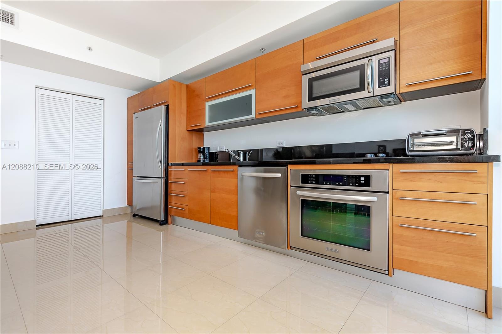 253 NE 2nd Street 3105 — photo 12
