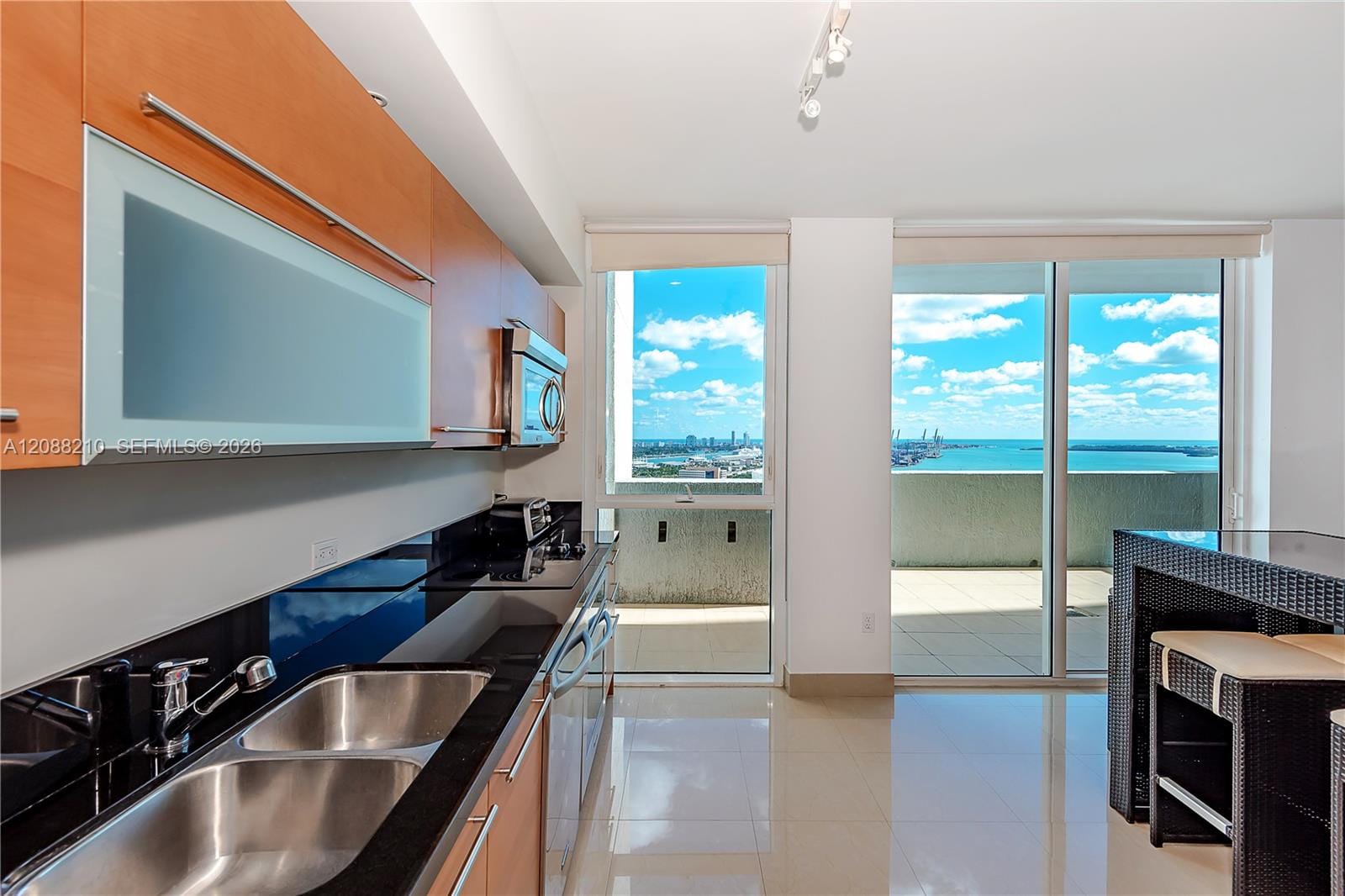 253 NE 2nd Street 3105, Miami, FL 33132 photo 13