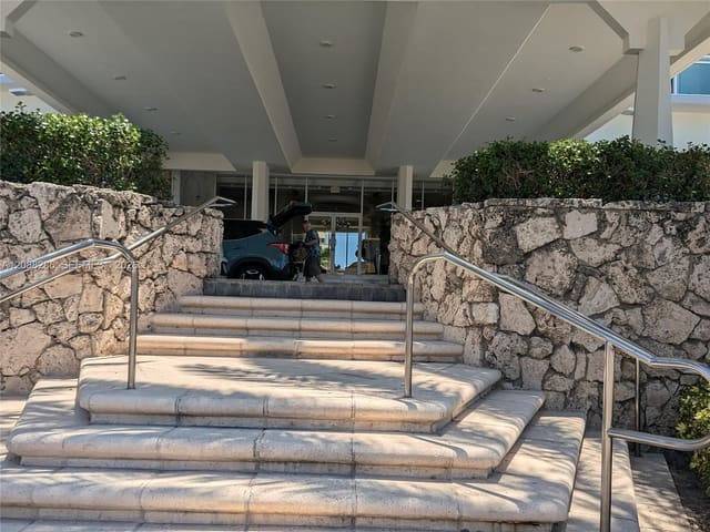 6917 Collins Avenue 524, Miami Beach, FL 33141
