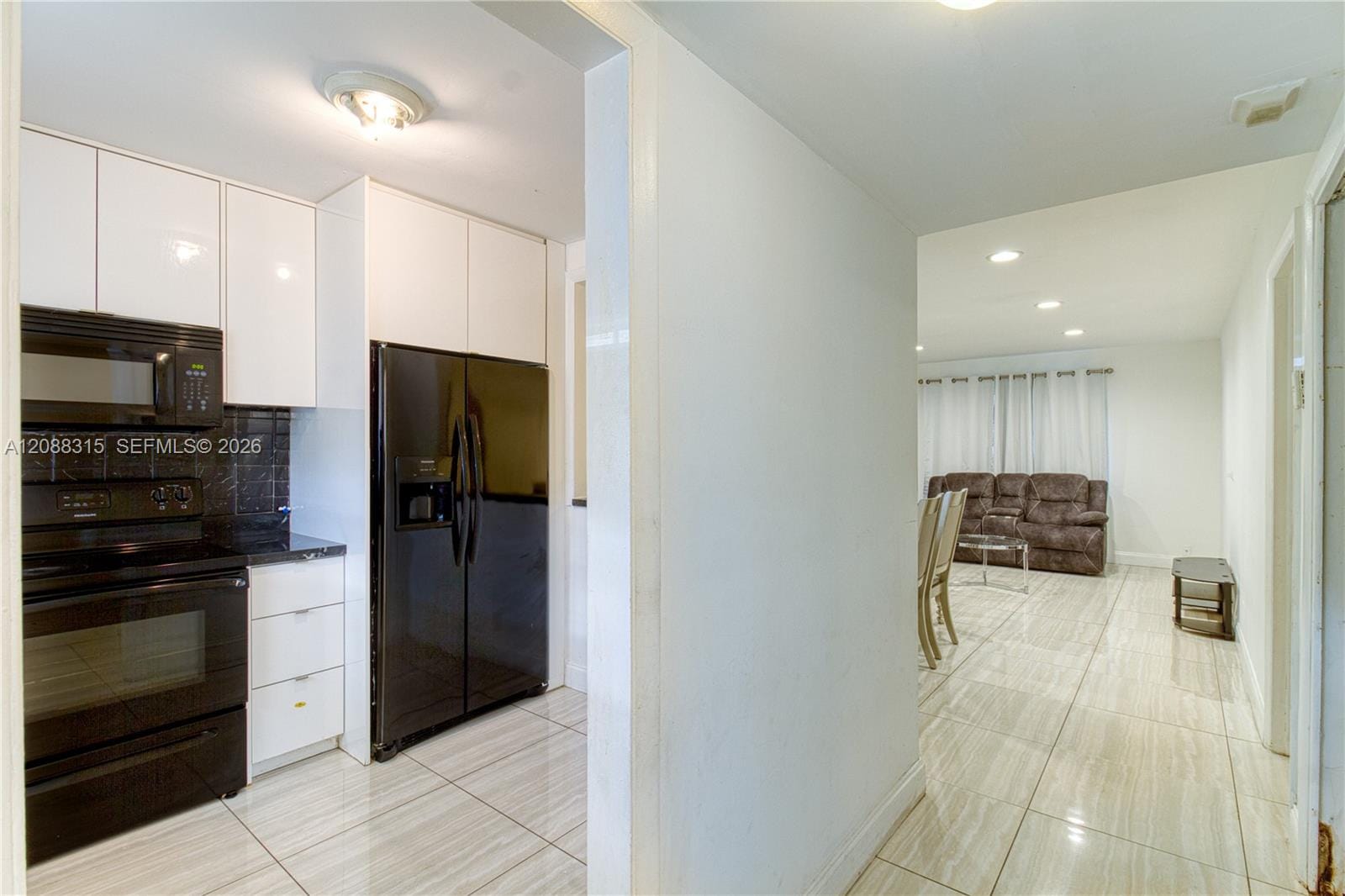 5160 SW 40th Avenue 4D — photo 2