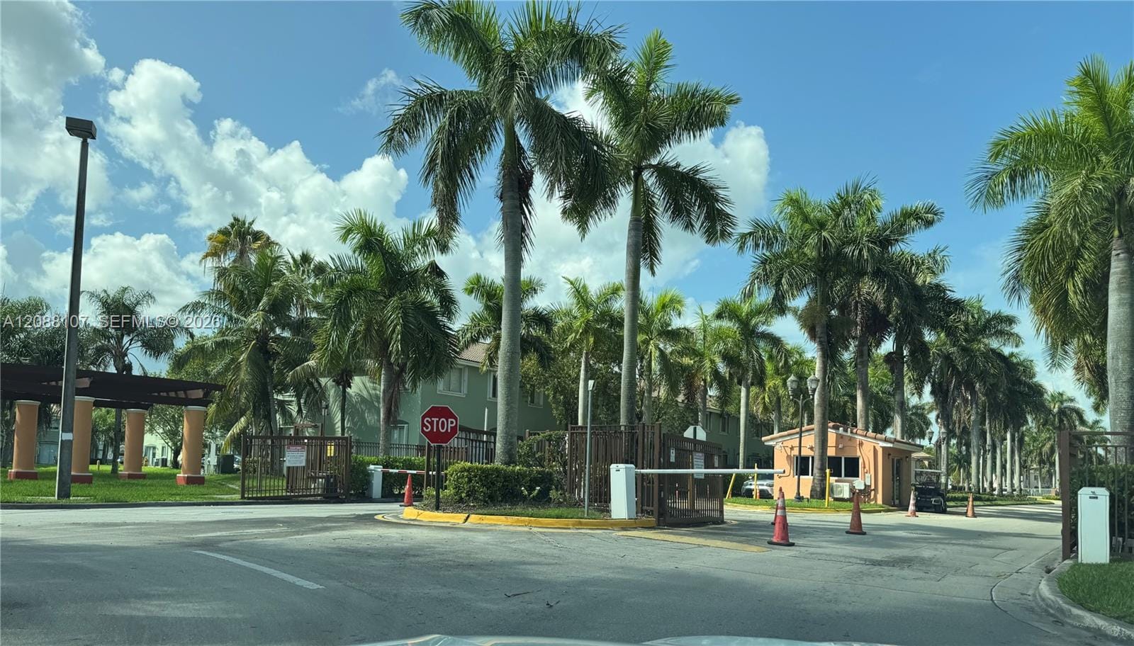 2835 SE 15th Road 85, Homestead, FL 33035 photo 2
