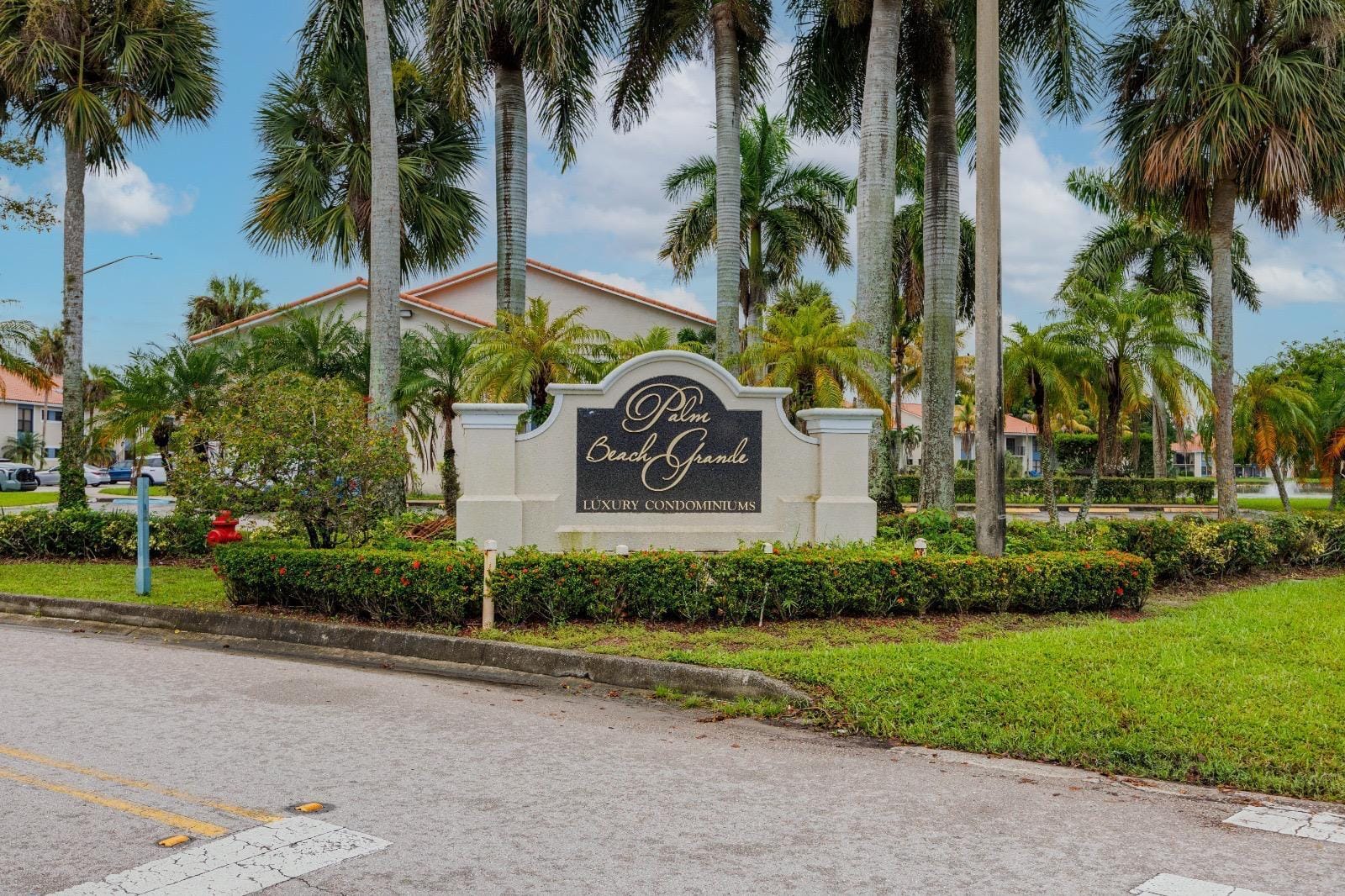 1524 Lake Crystal Drive E, Royal Palm Beach, FL 33411 photo 4