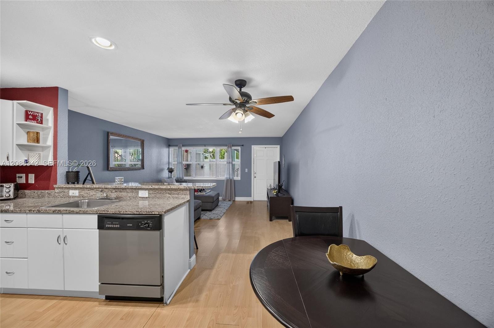 2715 NE 49th Street 103 — photo 11