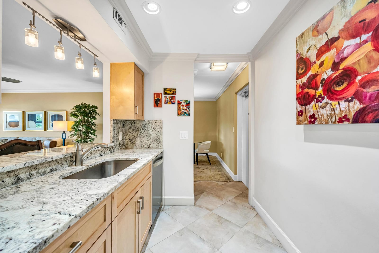 615 NE 12th Avenue 301 — photo 12
