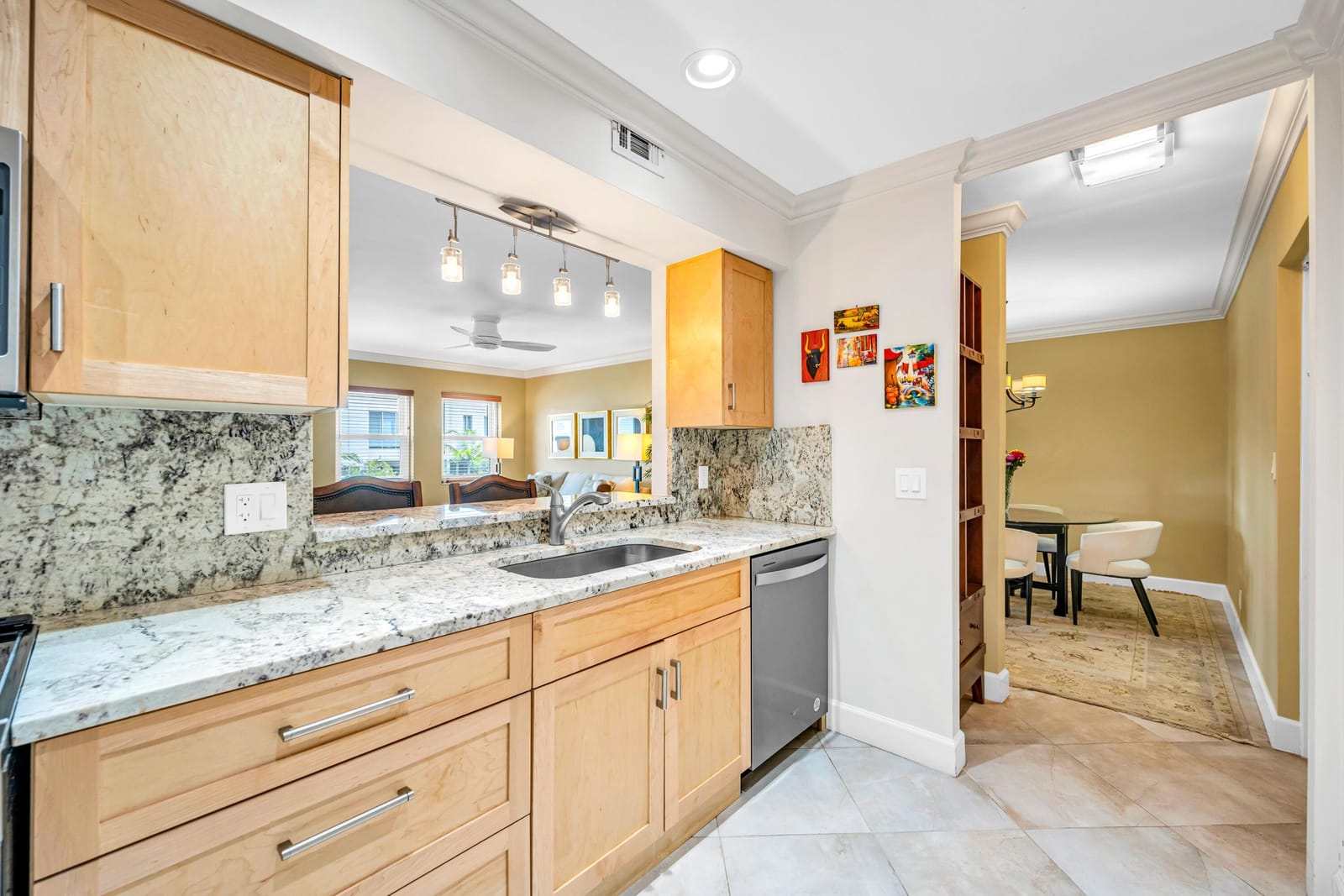 615 NE 12th Avenue 301 — photo 10
