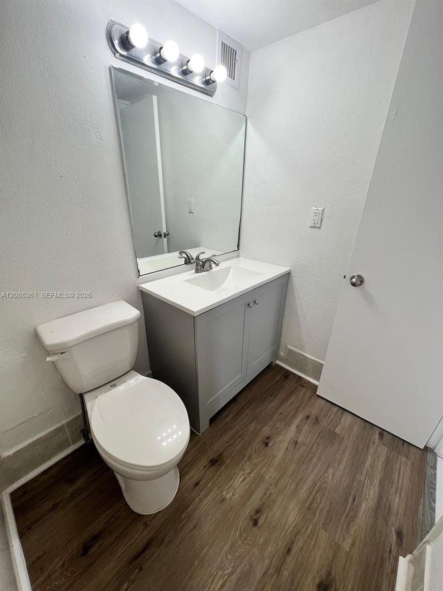 4550 NW 9th Street 605E — photo 4