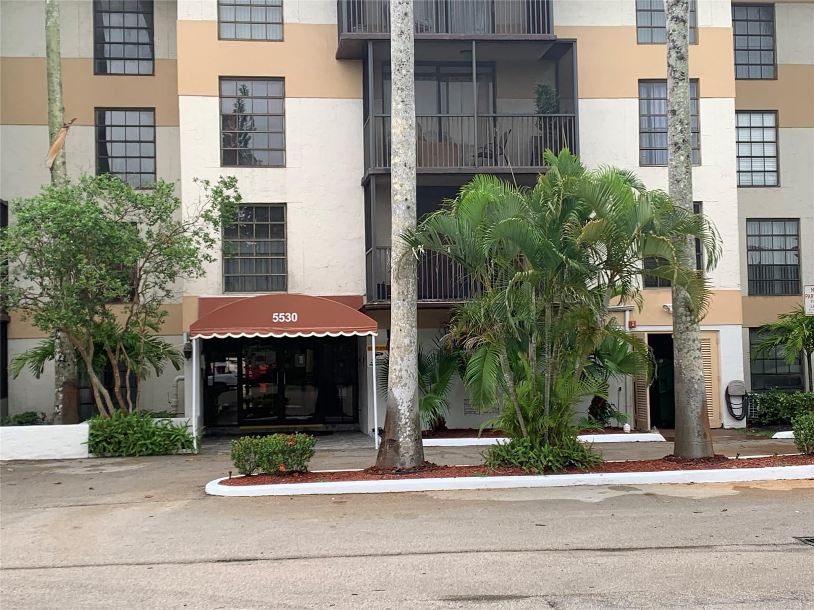 5530 NW 44TH Street 311C, Lauderhill, FL 33319 photo 2