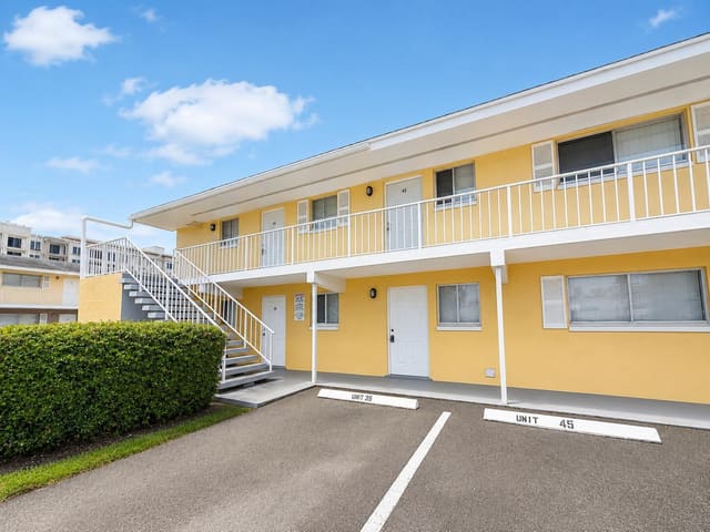200 Croton Avenue 209, Lantana, FL 33462