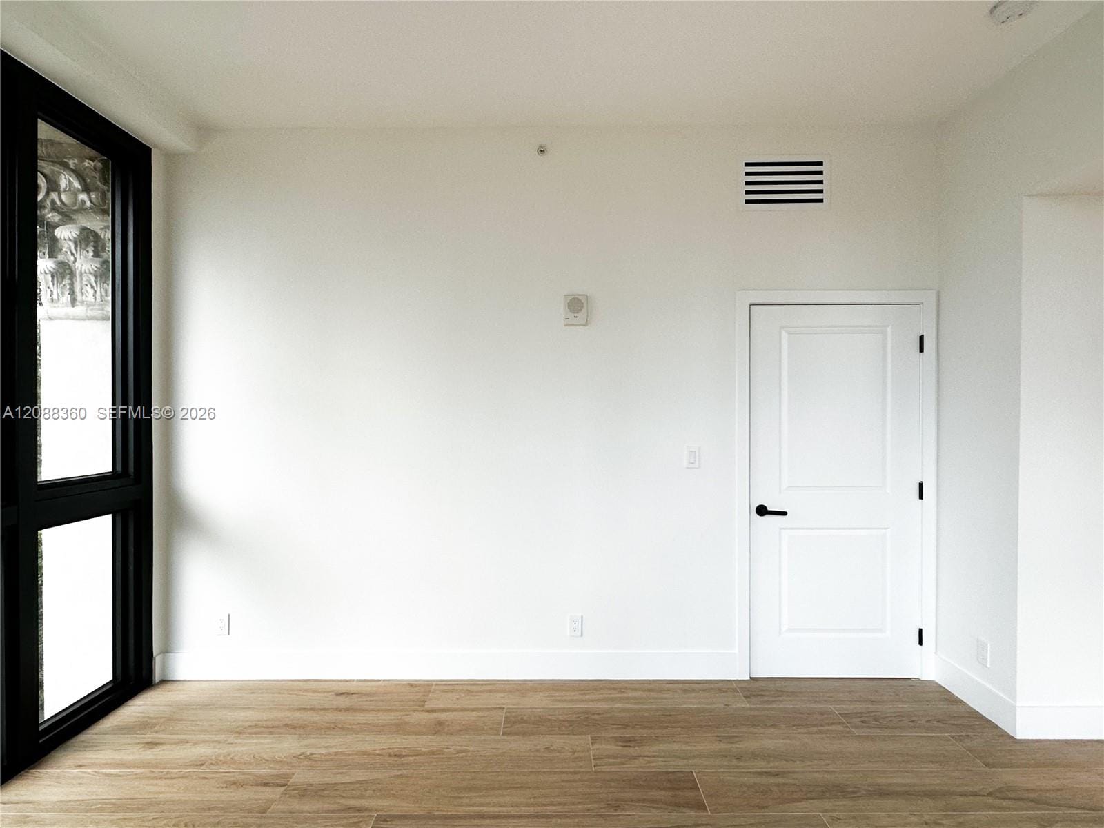 111 E Flagler Street 304, Miami, FL 33131 photo 4