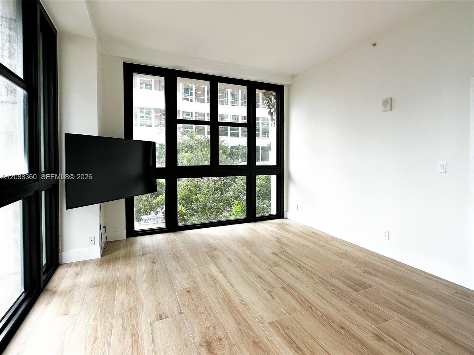 111 E Flagler Street 304, Miami, FL 33131 photo 6