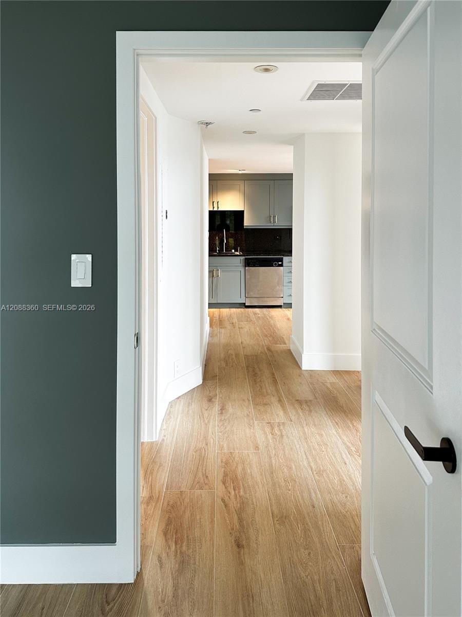 111 E Flagler Street 304, Miami, FL 33131 photo 9