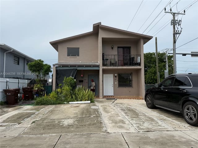 595 E 8th Street 595, Hialeah, FL 33010
