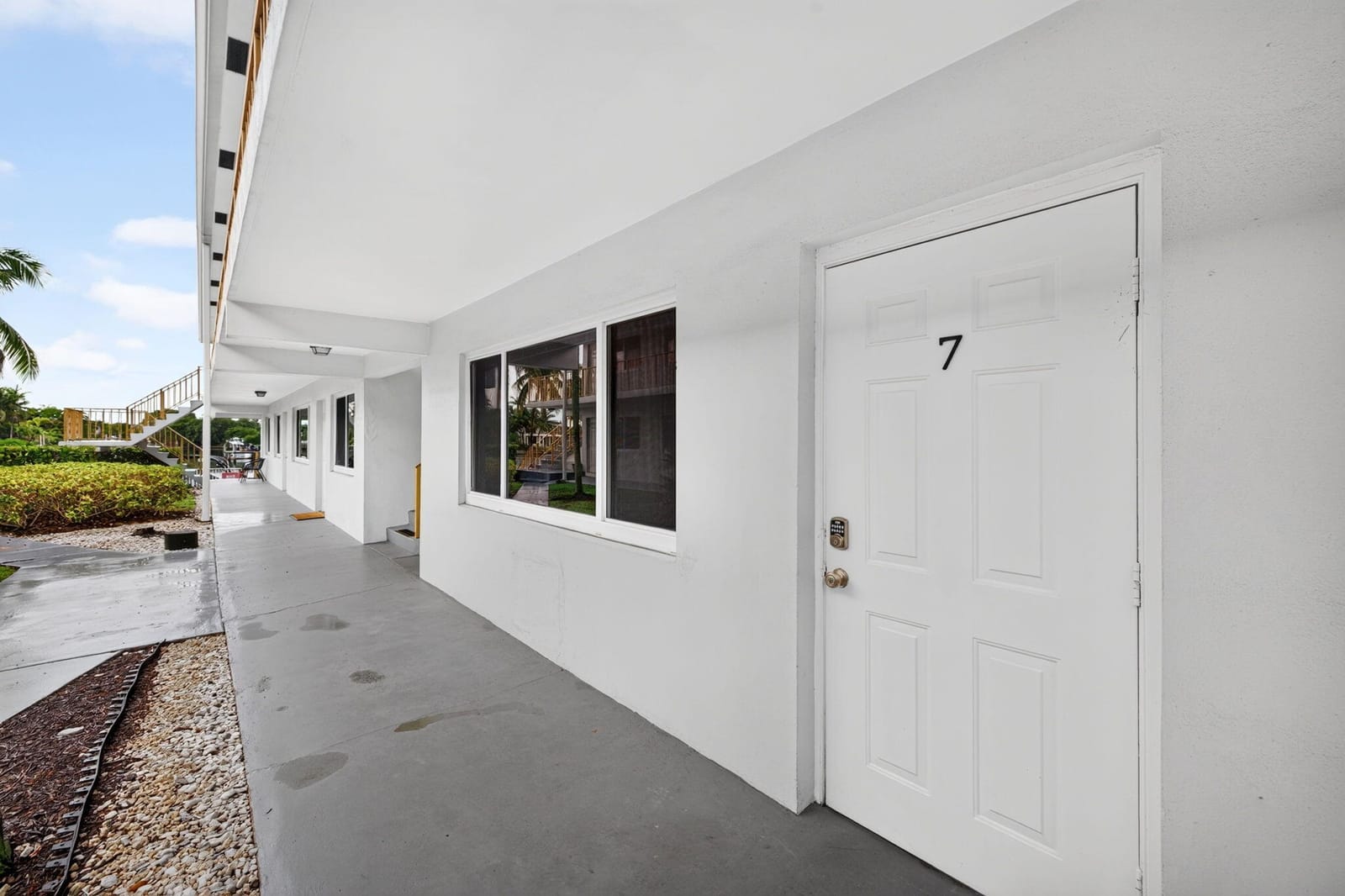 1821 MIDDLE RIVER Drive 7, Fort Lauderdale, FL 33305 photo 2