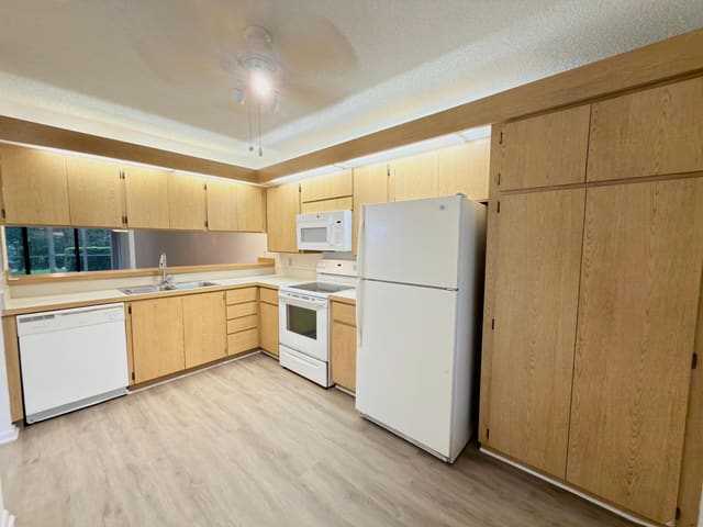 2581 Village Boulevard 103, West Palm Beach, FL 33409