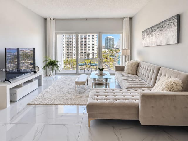 500 Bayview Drive 717, Sunny Isles Beach, FL 33160