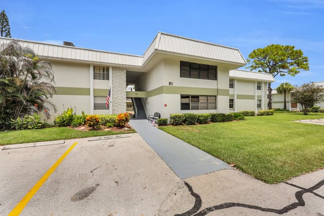 2302 Sunrise Boulevard 209, Fort Pierce, FL 34982