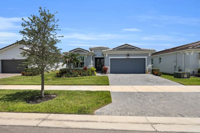10057 SW Carnelian Street, Port St. Lucie, FL 34987