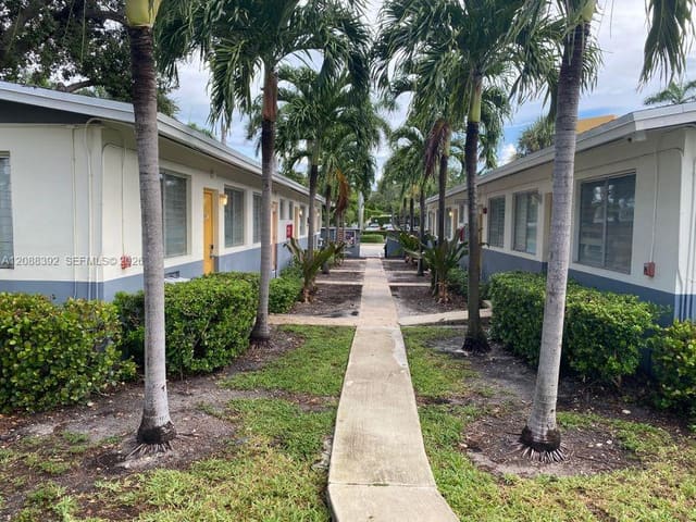 1640 NE 127 Street 404, North Miami, FL 33161